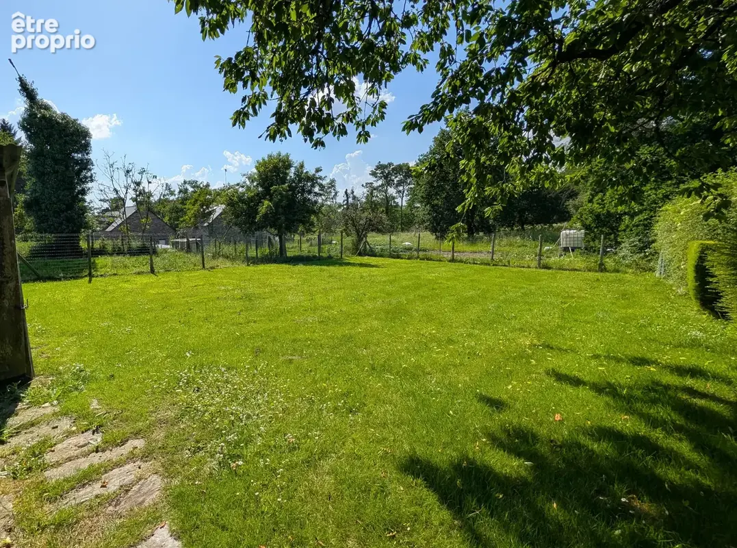 Maison en pierre avec dépendances et jardin – La Chapelle-Gaceline (La Gacilly) - grand terrain - véranda - charme - garage - photo 5