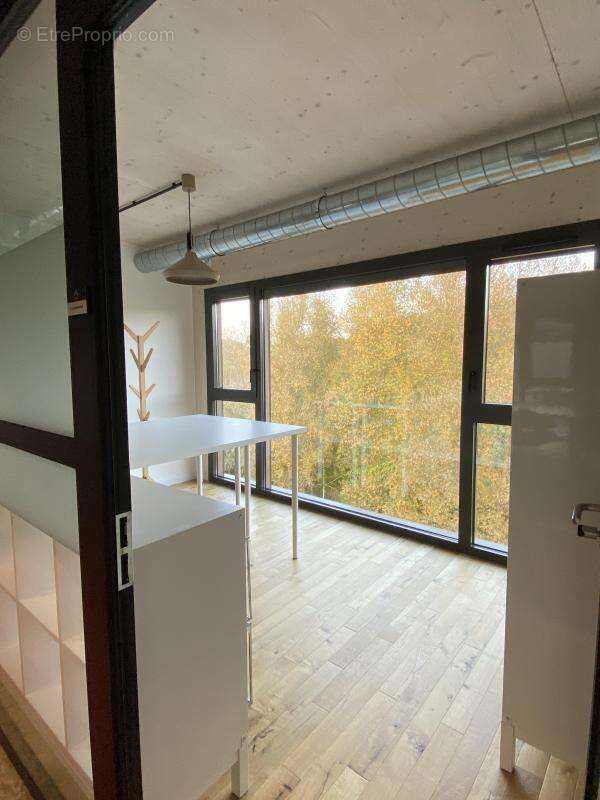 Commerce à ALLONZIER-LA-CAILLE