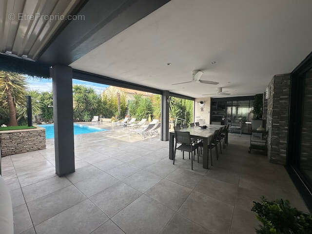 Maison à SAINT-LAURENT-D'AIGOUZE