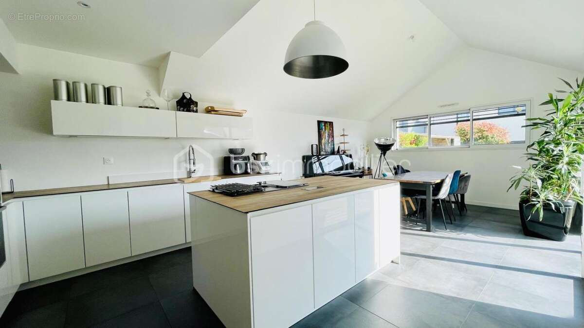 Maison à VERN-SUR-SEICHE