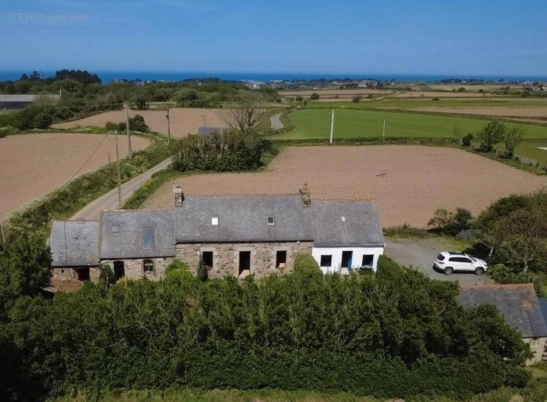 Photo 1 - Maison à PLOUGRESCANT