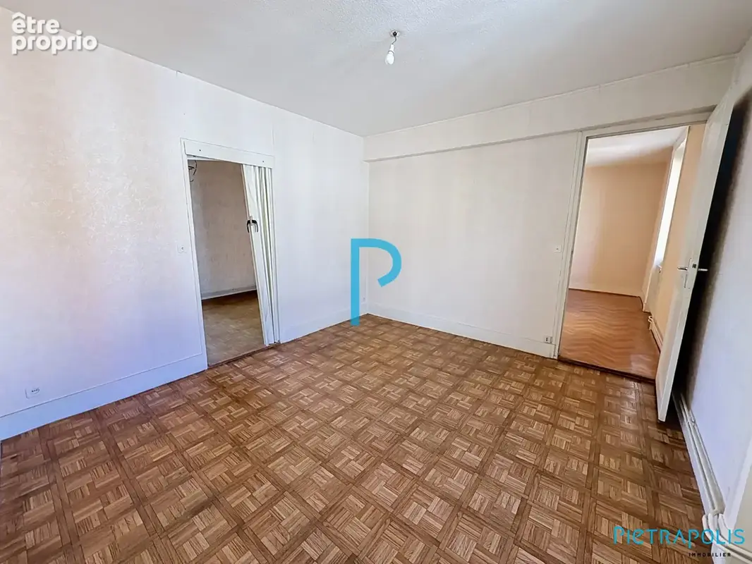 Appartement 7 pièces 97 m² à vendre à Tarare (69170) - photo 3