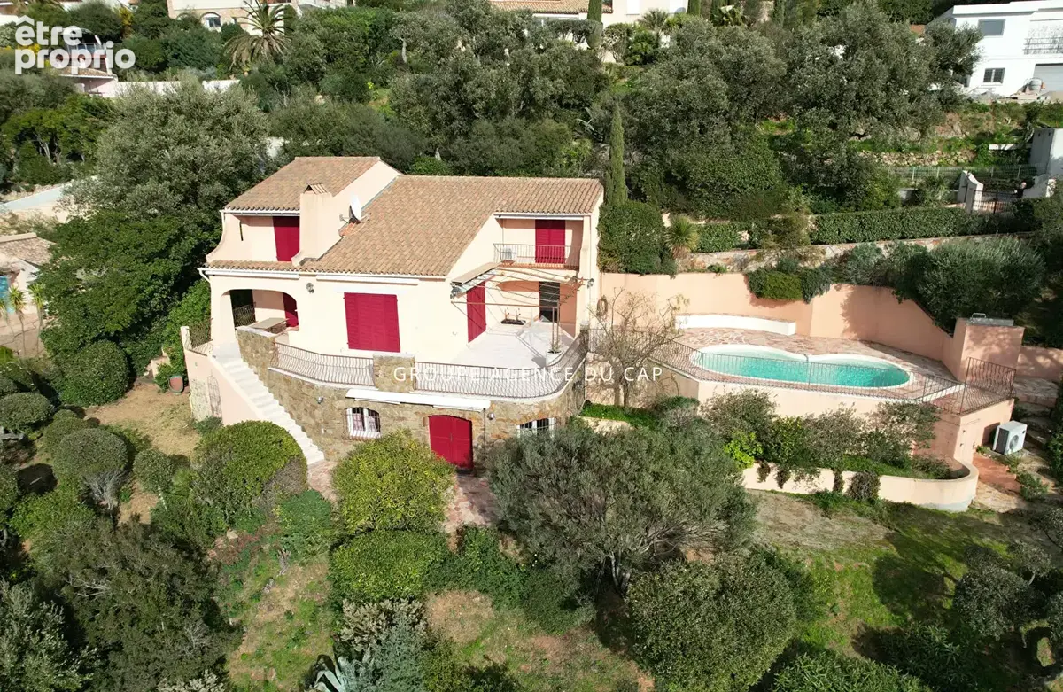 A vendre villa vue mer golfe de st-tropez 5 chambres annexe piscine parkings  aux issambres - photo 4