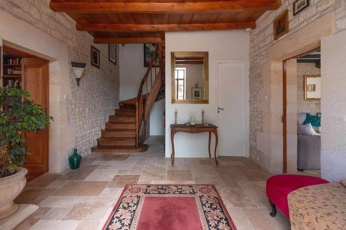 Maison à SAINT-SULPICE-DE-COGNAC