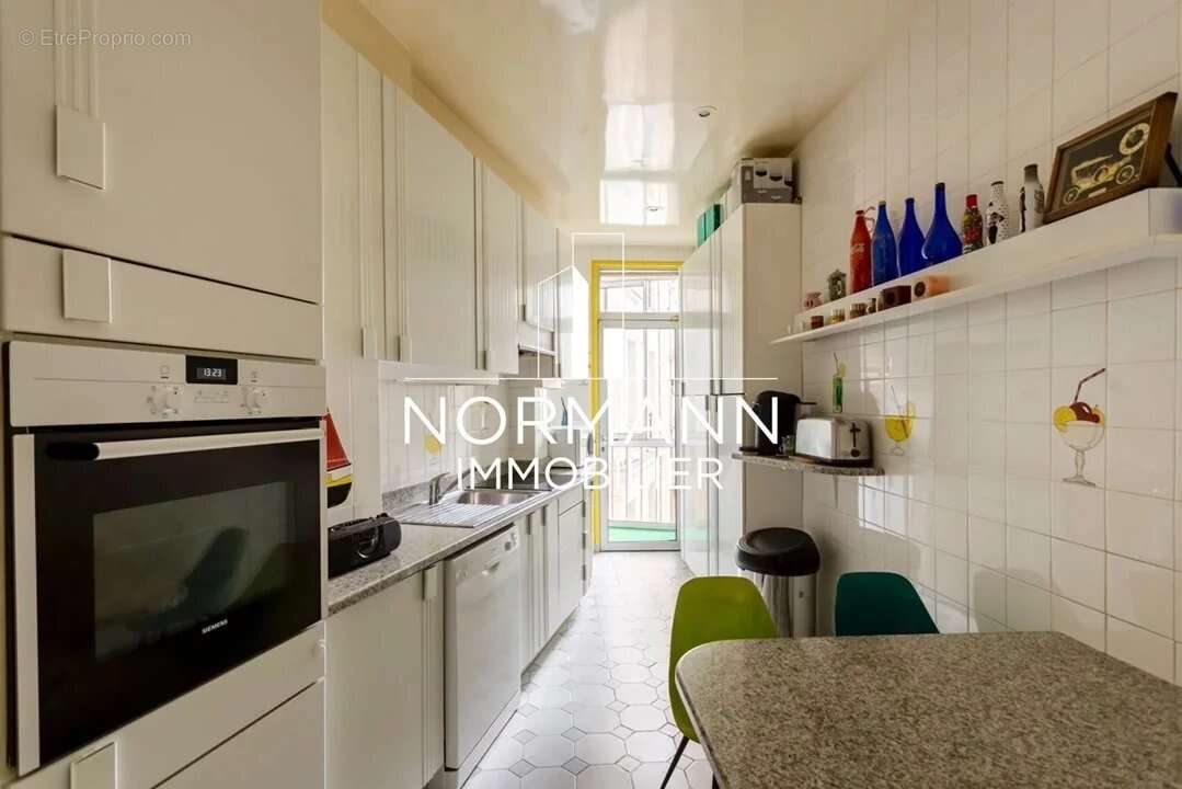 Appartement à PARIS-17E