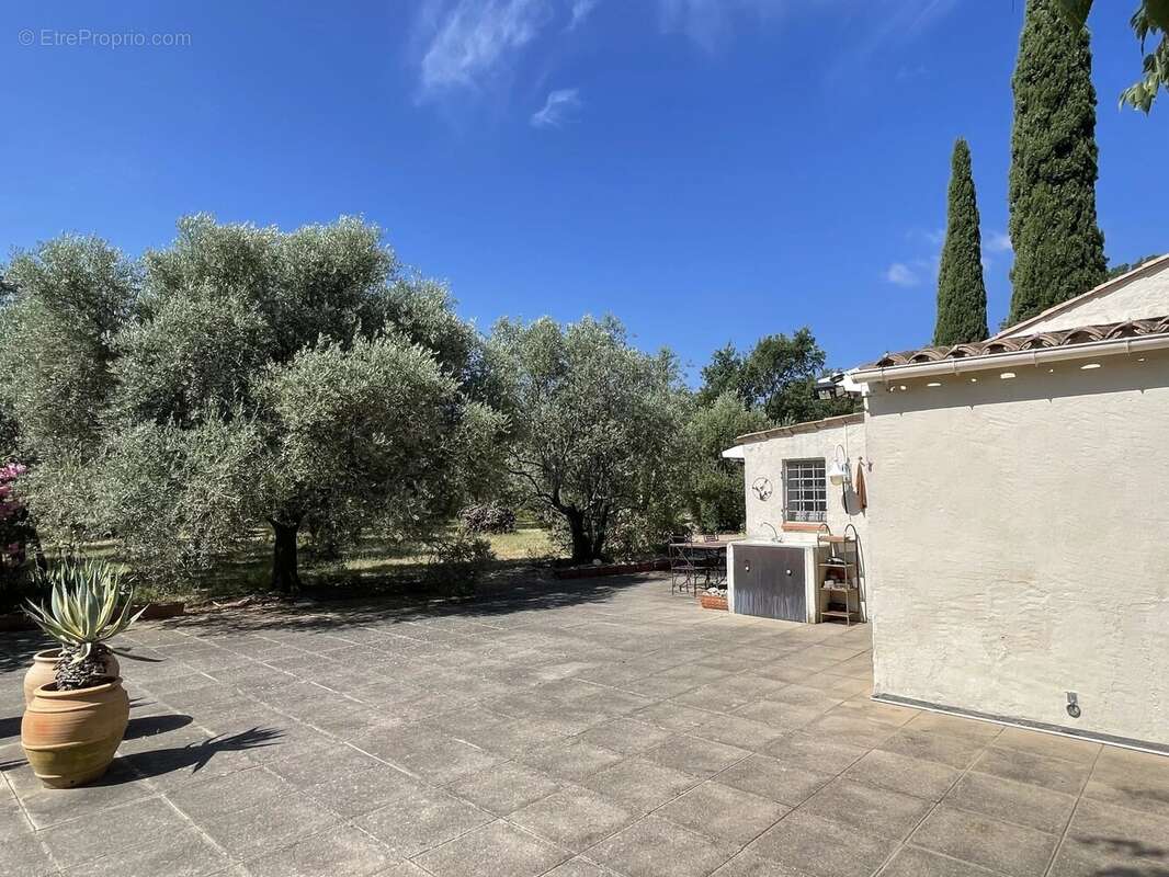 Maison à FIGANIERES