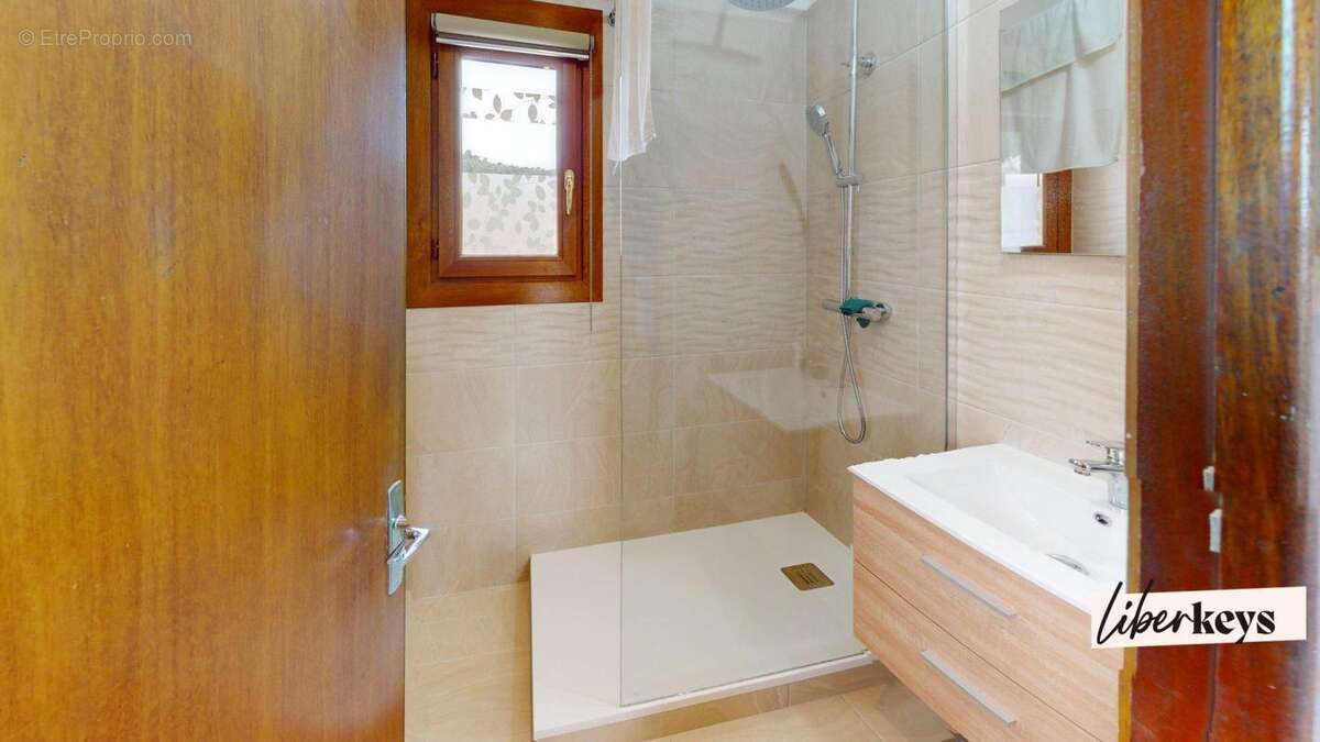 Appartement à GREOUX-LES-BAINS