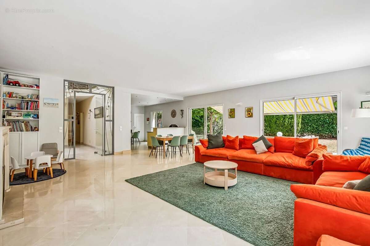 Le vesinet sud, 8 mn rer, maison contemporaine de 261 m² - 5 chambres - terrain 1000 m² - photo 5