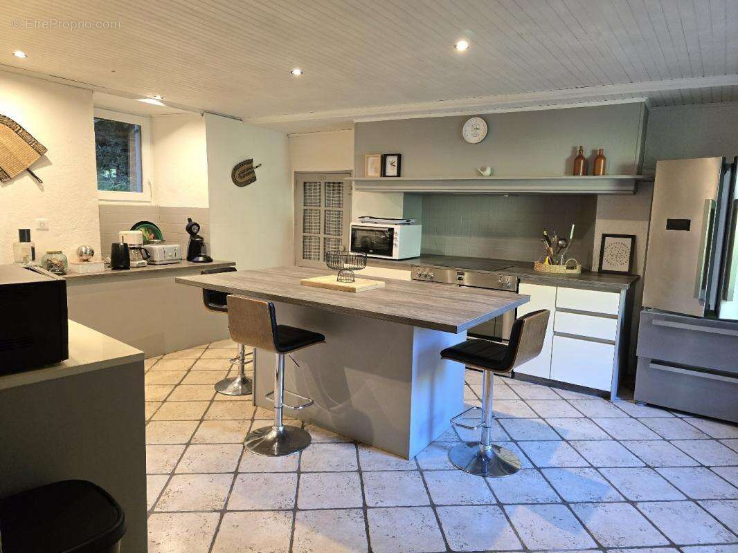 Maison à LUC-LA-PRIMAUBE