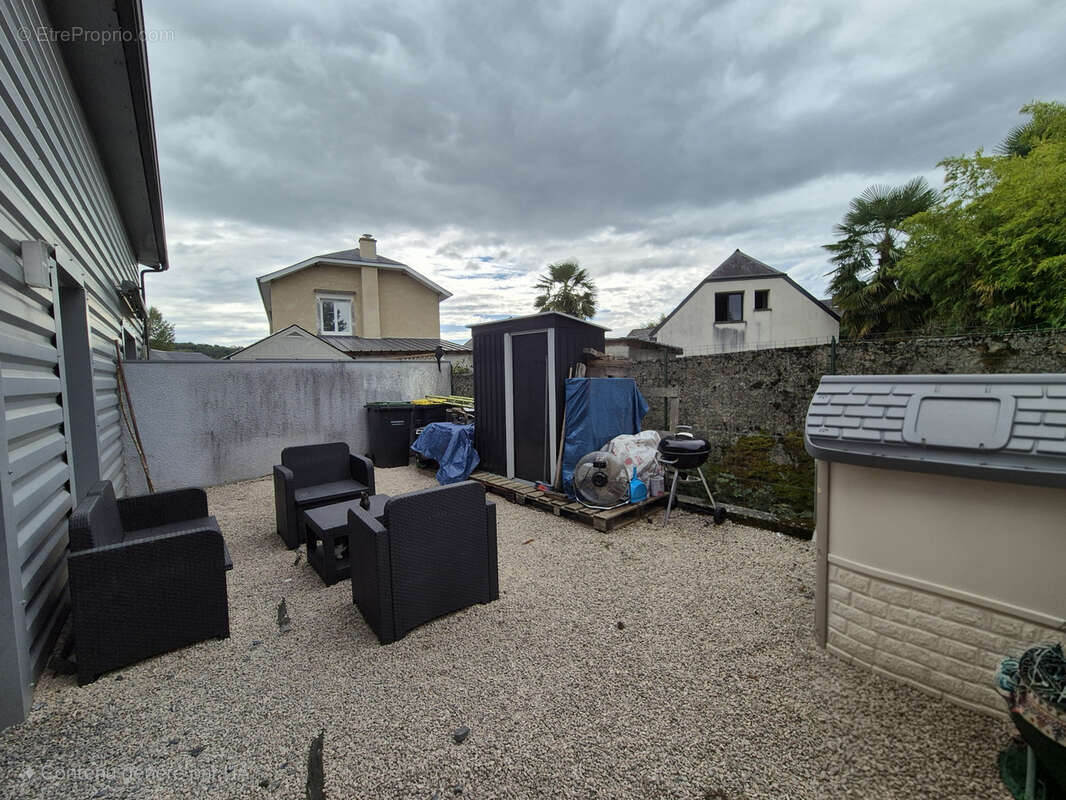 Appartement à PONTACQ