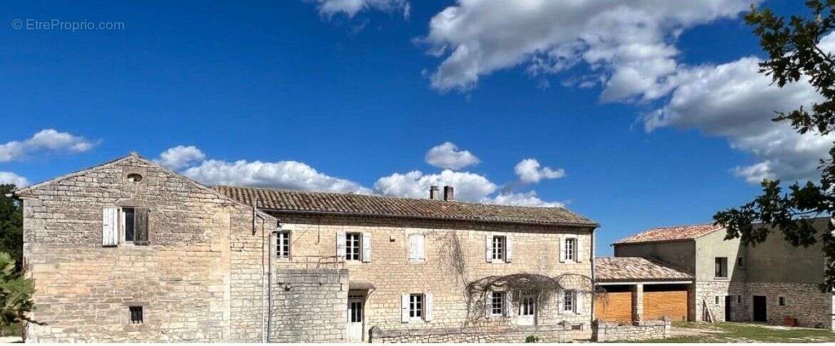 Maison à BARJAC