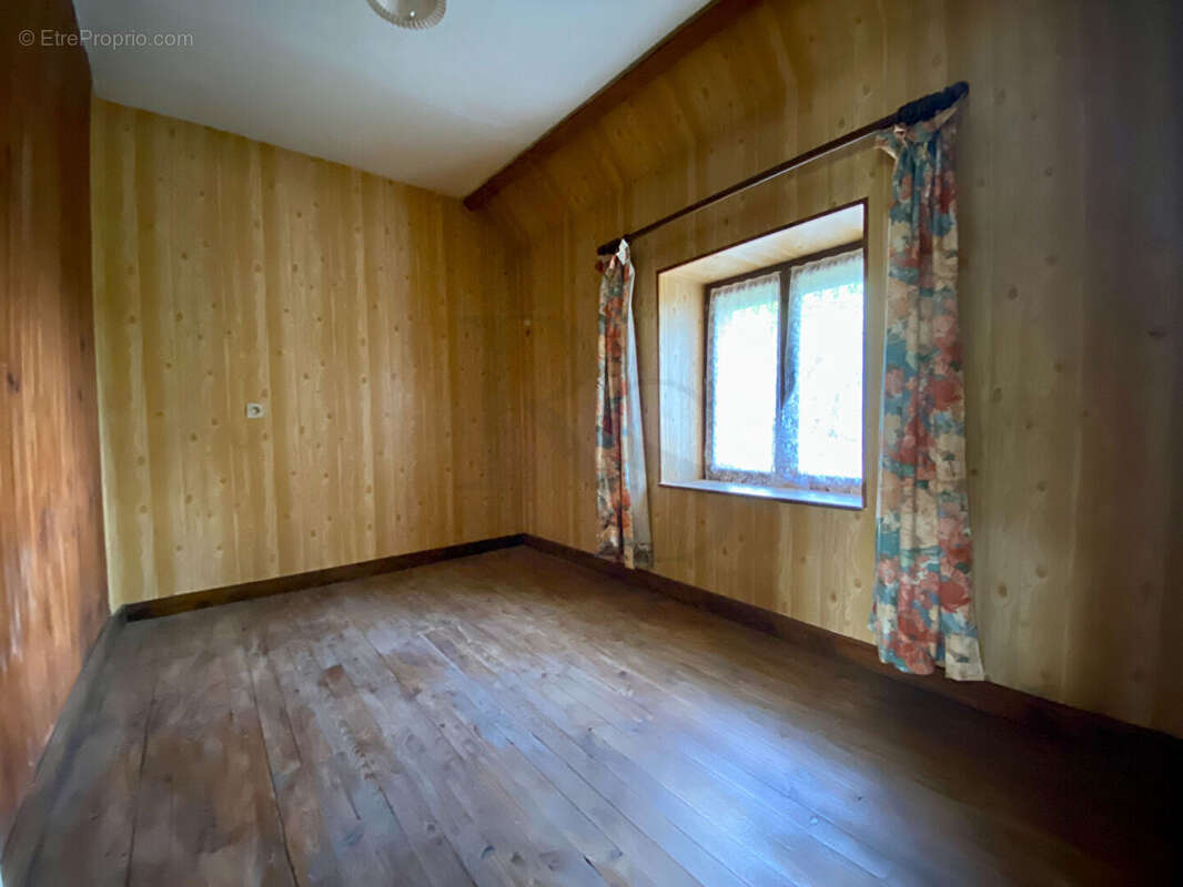 Maison à SAINT-BOMER-LES-FORGES