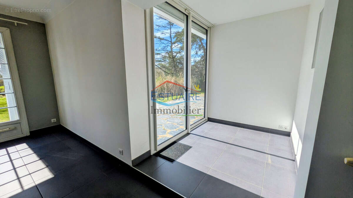 Maison 141 m² à Coueron  - photo 4