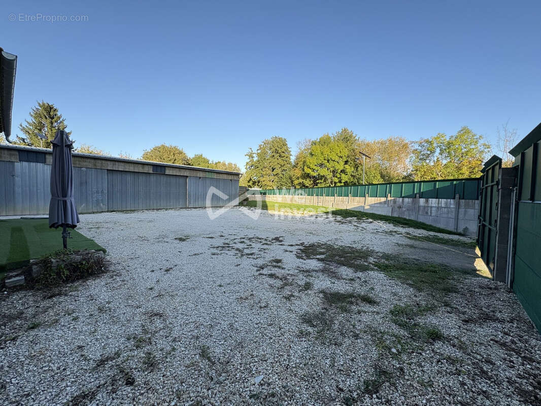 entrée terrain - Appartement à BOURGES