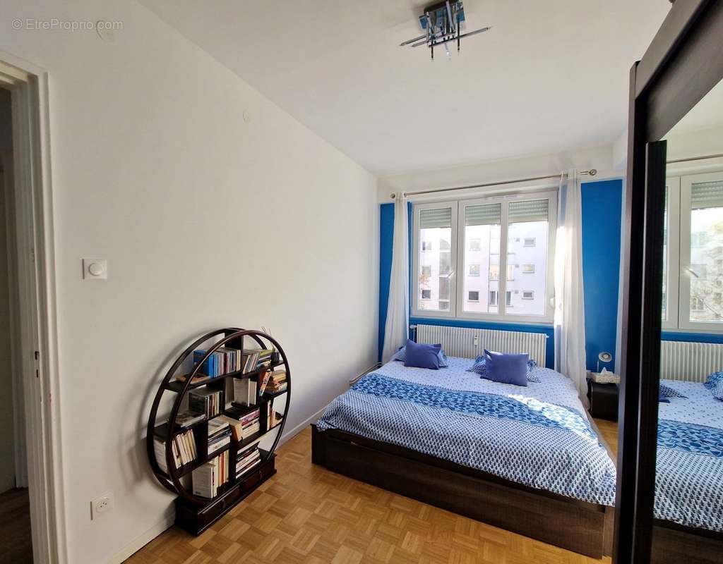 Chambre 1 - Appartement à STRASBOURG