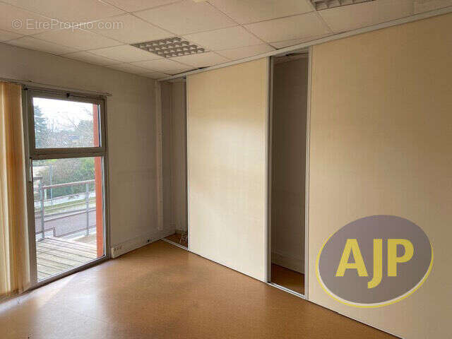 Commerce à LESPARRE-MEDOC