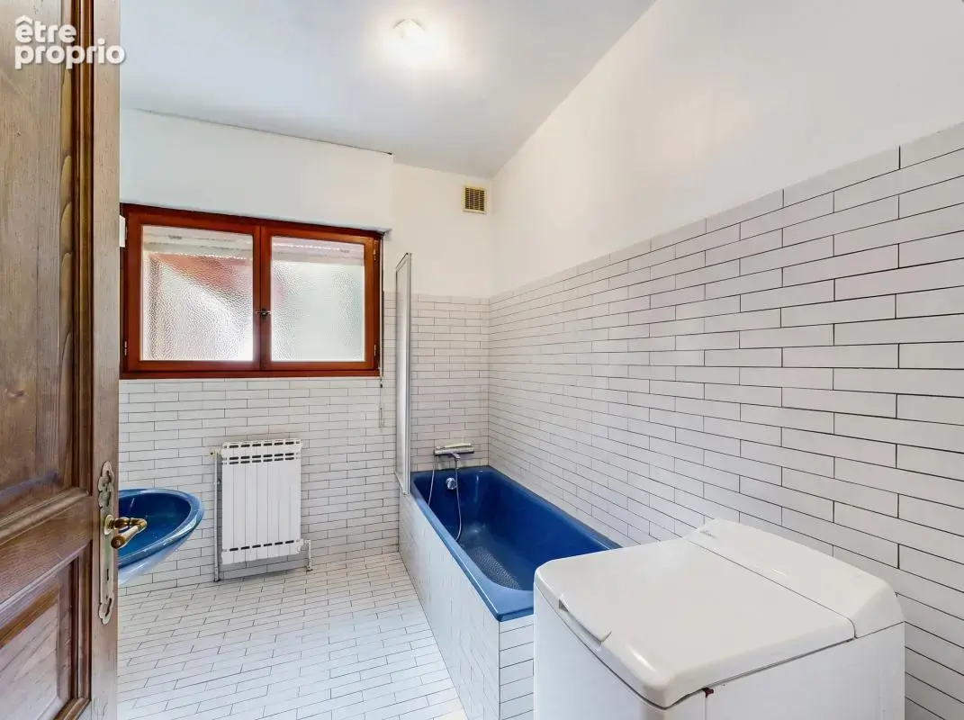 Maison T7 avec piscine et terrain - photo 6