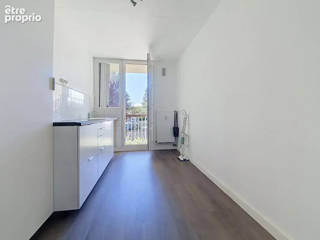 Appartement - 2 Chambres - 2 Balcons - Cave - Place de parking - Proches commodités - photo 11