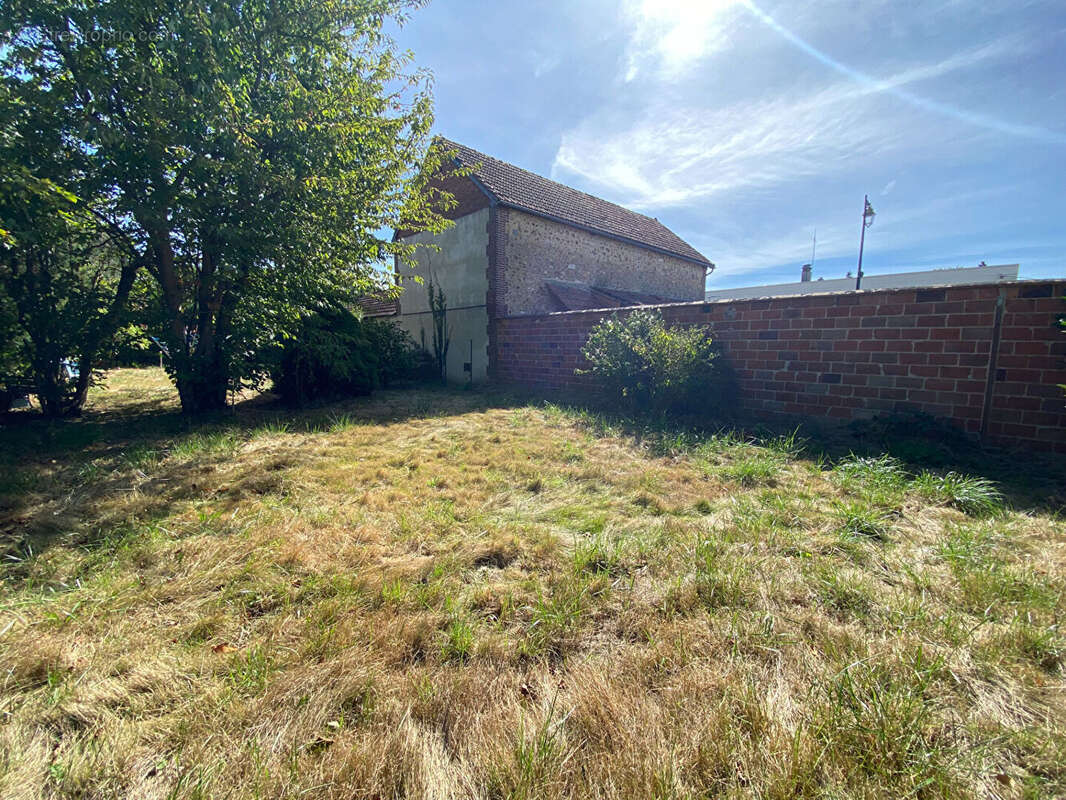 Maison à DAMVILLE
