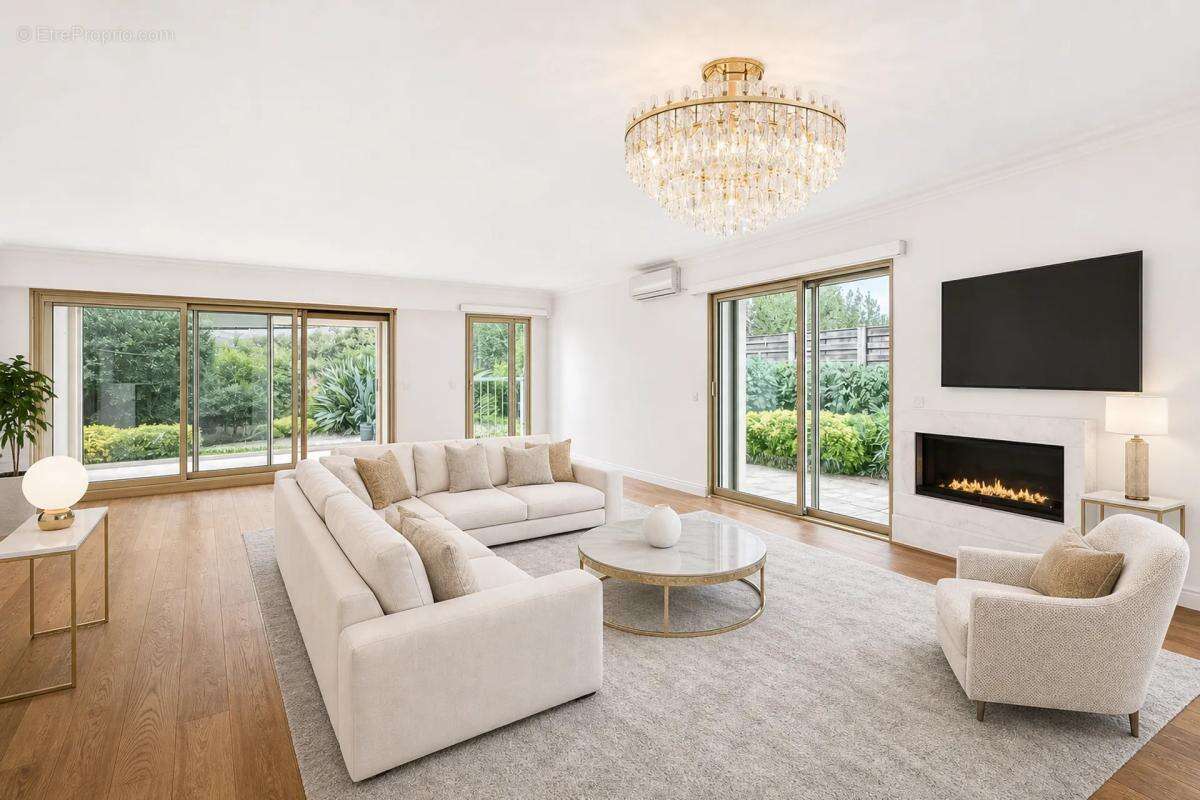 Bien rare à Antibes : appartement-villa avec jardin privé - photo 8