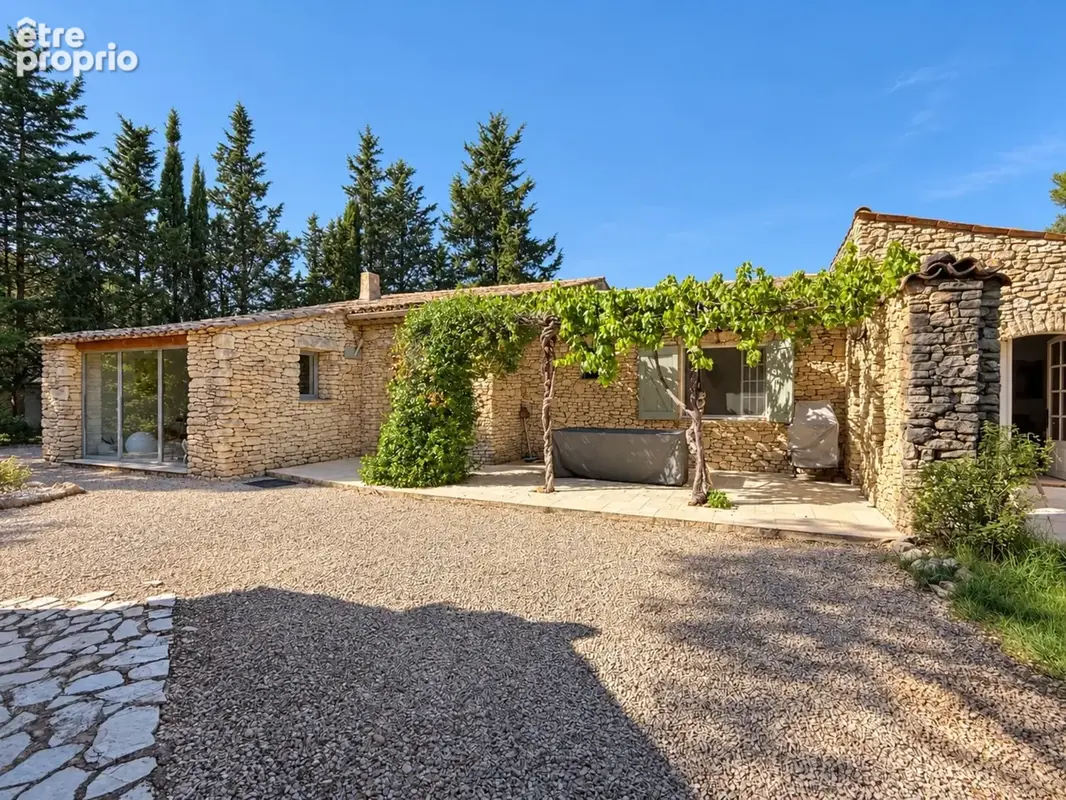 Maison de 170 m2 et maison de 70 m2, piscine, jardin 4230 m2 LAURIS (84) - photo 2