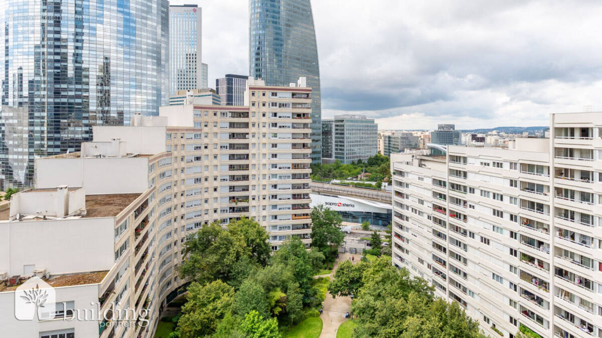 Appartement à COURBEVOIE