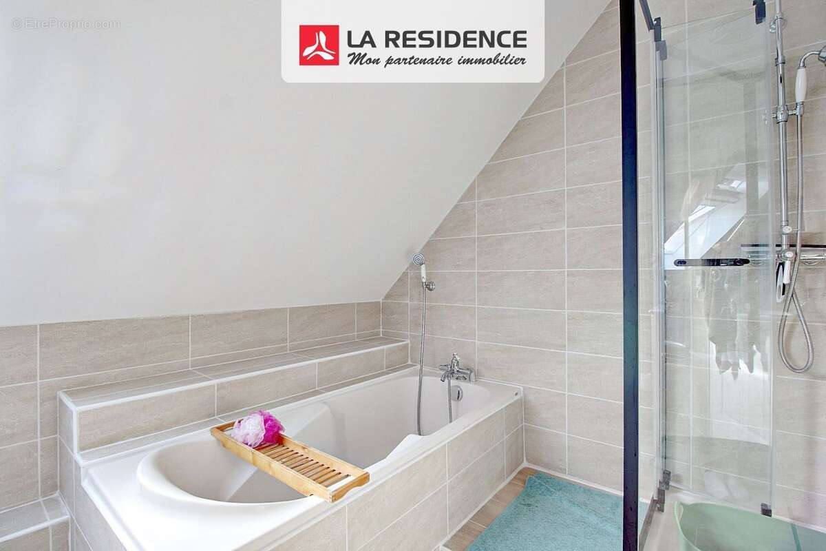 Maison à BONNIERES-SUR-SEINE