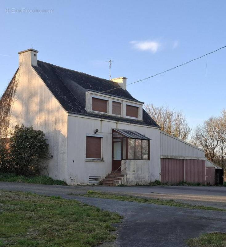 Maison à BIEUZY
