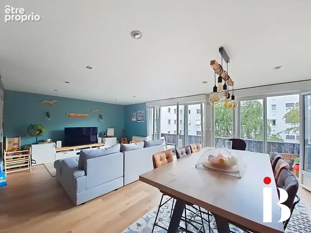 Quartier Longchamp Magnifique appartement rénové avec balcon, cave et parking sécurisé - photo 2
