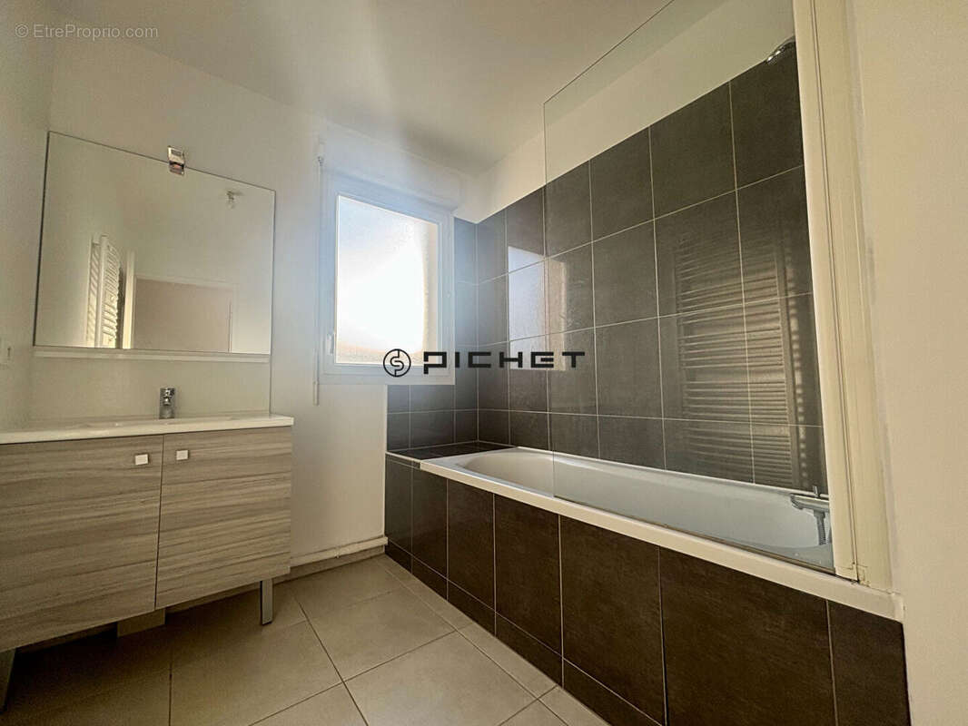 Appartement à BREUILLET