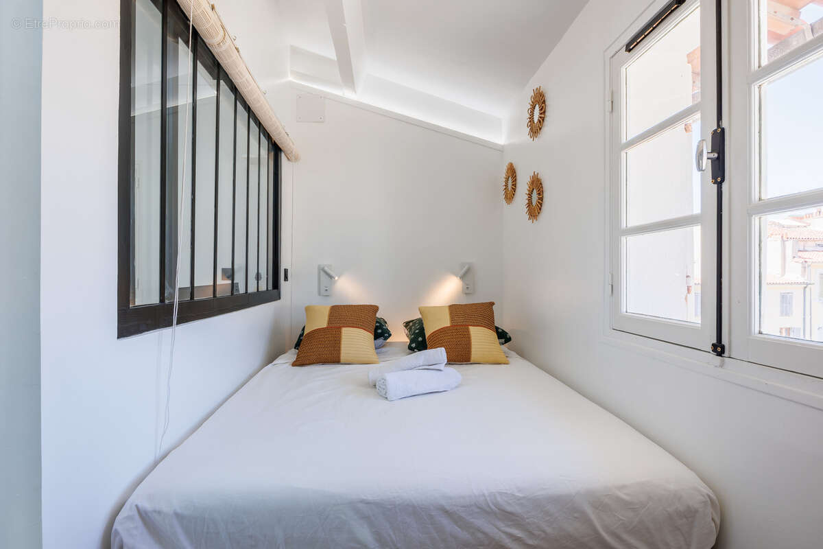 Appartement à MARSEILLE-2E