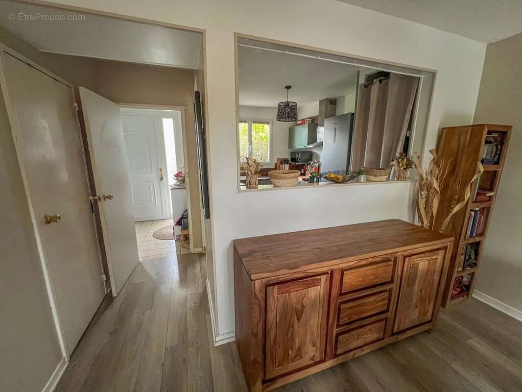 Maison à LE MESNIL-SAINT-DENIS