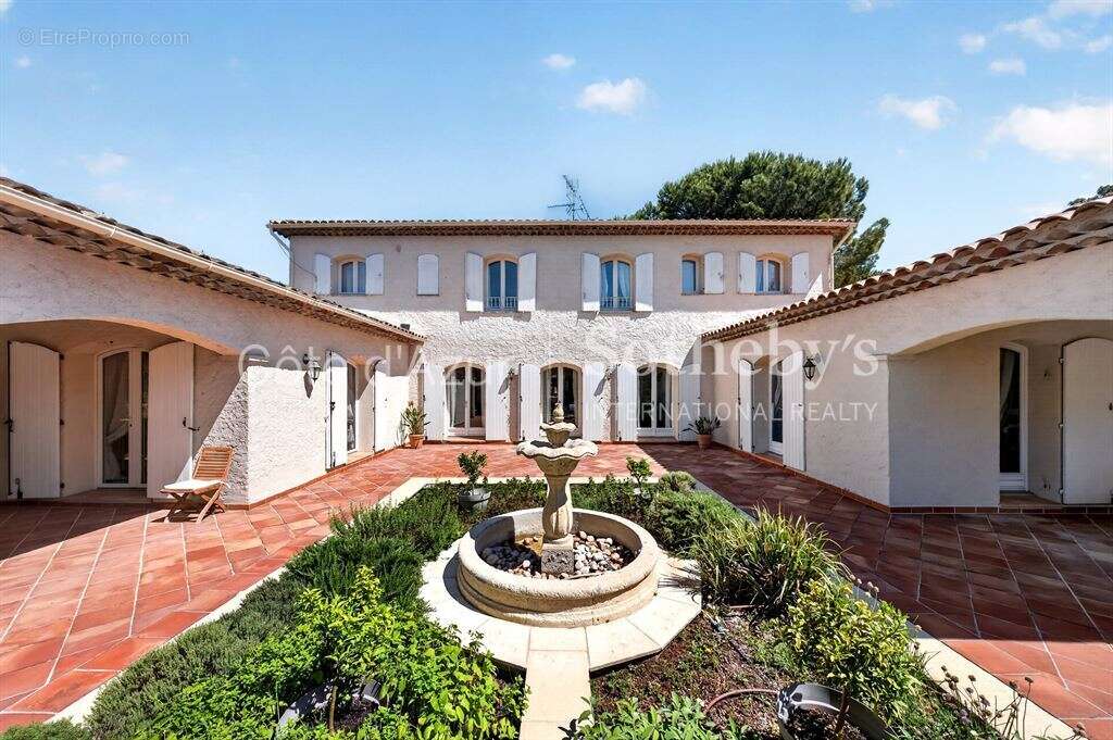 Maison à MOUANS-SARTOUX