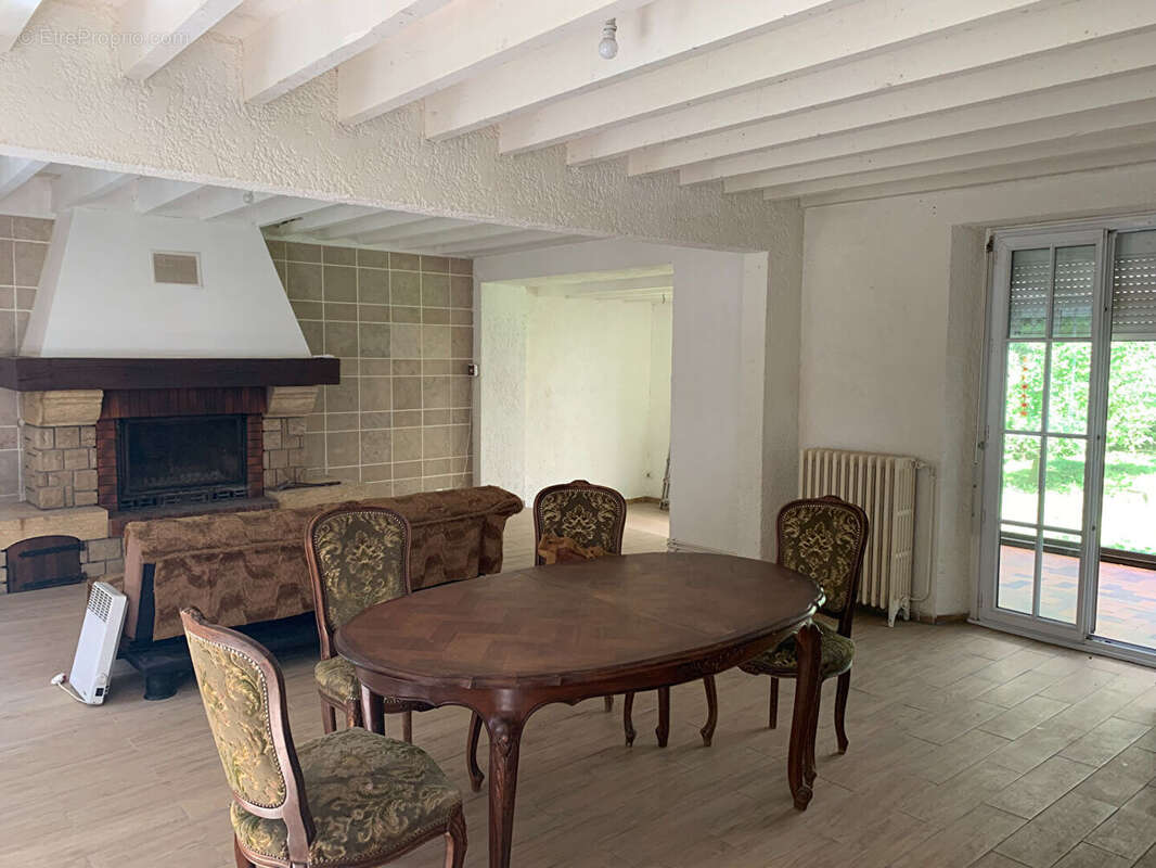 Maison à CIRES-LES-MELLO