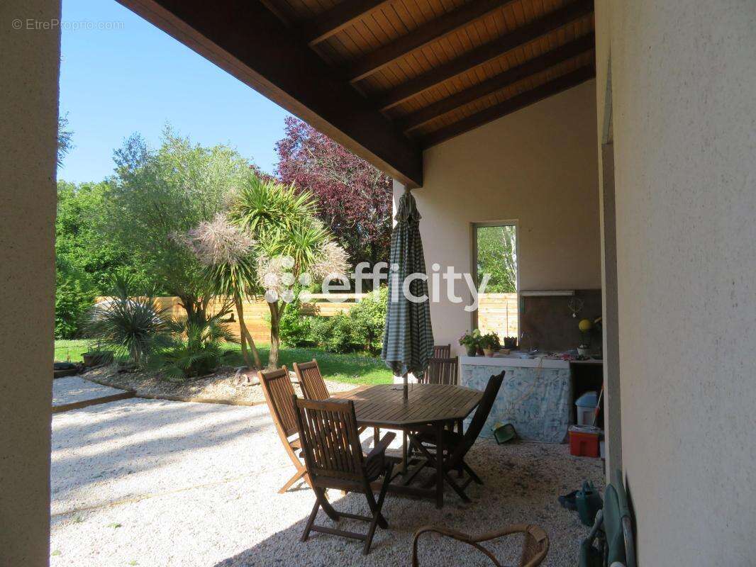 Maison à COURCON
