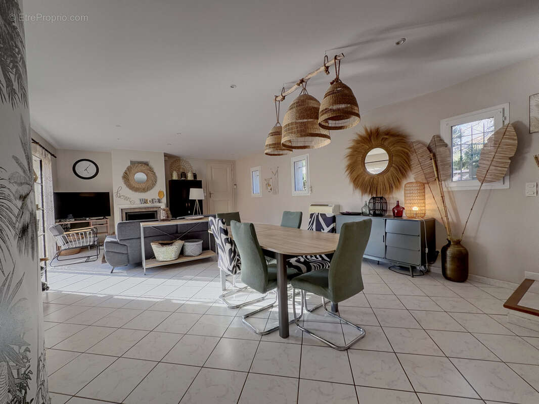 Maison à SIX-FOURS-LES-PLAGES