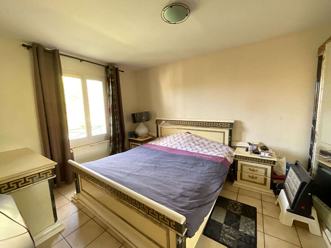 Maison à CHANTELOUP-LES-VIGNES