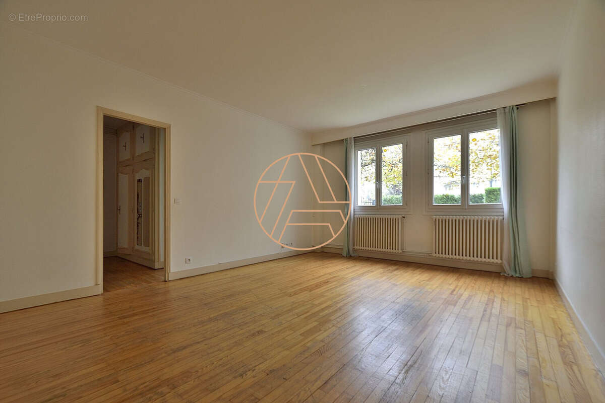 Appartement à NOGENT-SUR-MARNE