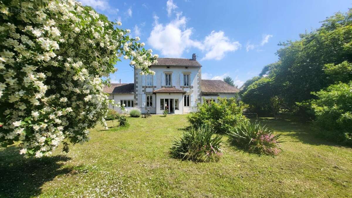 Maison à SAINT-AVIT-SAINT-NAZAIRE