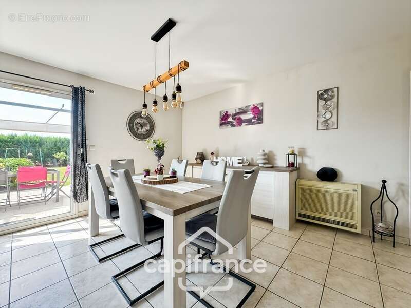 Maison à BOUGE-CHAMBALUD