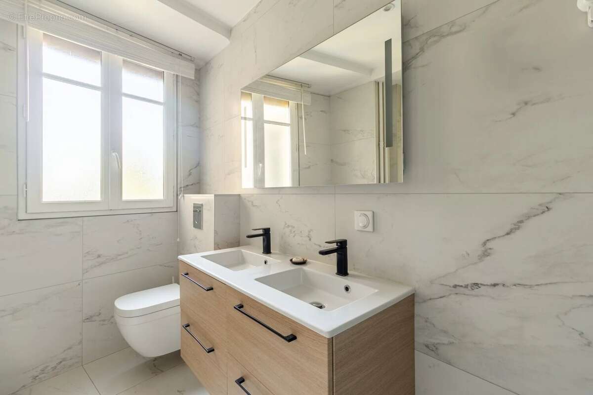 Appartement à PARIS-19E