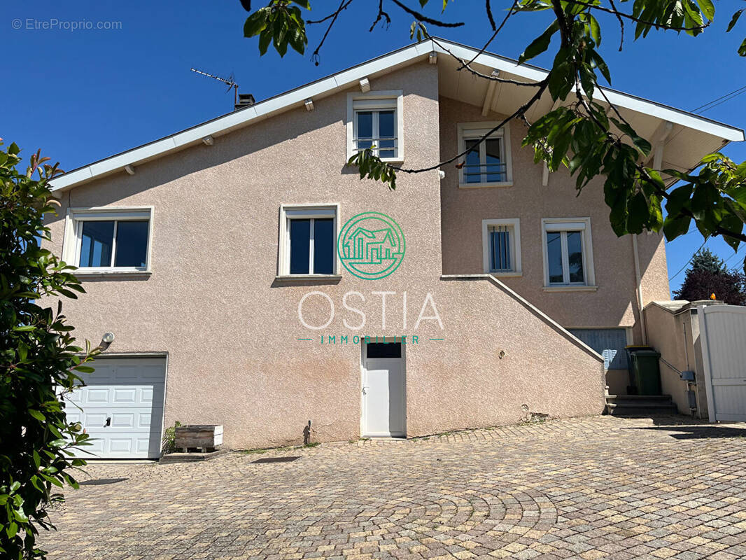 Maison à SAINT-MARTIN-LA-PLAINE