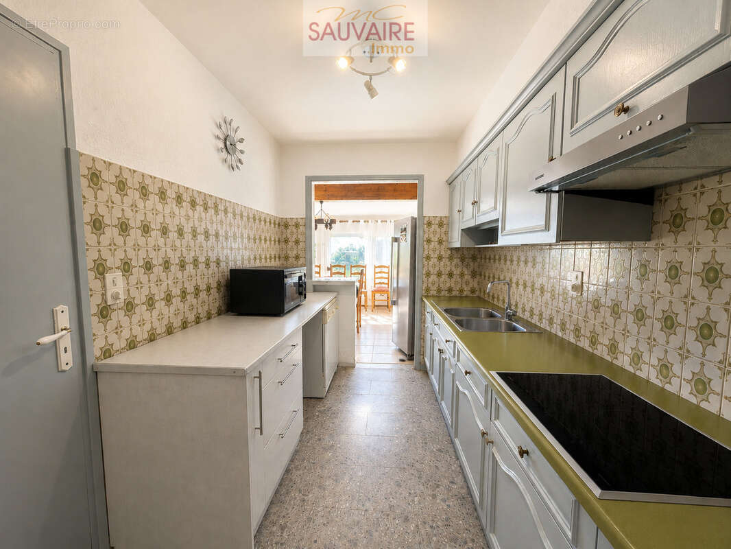 Maison à SAINT-LAURENT-DE-LA-SALANQUE