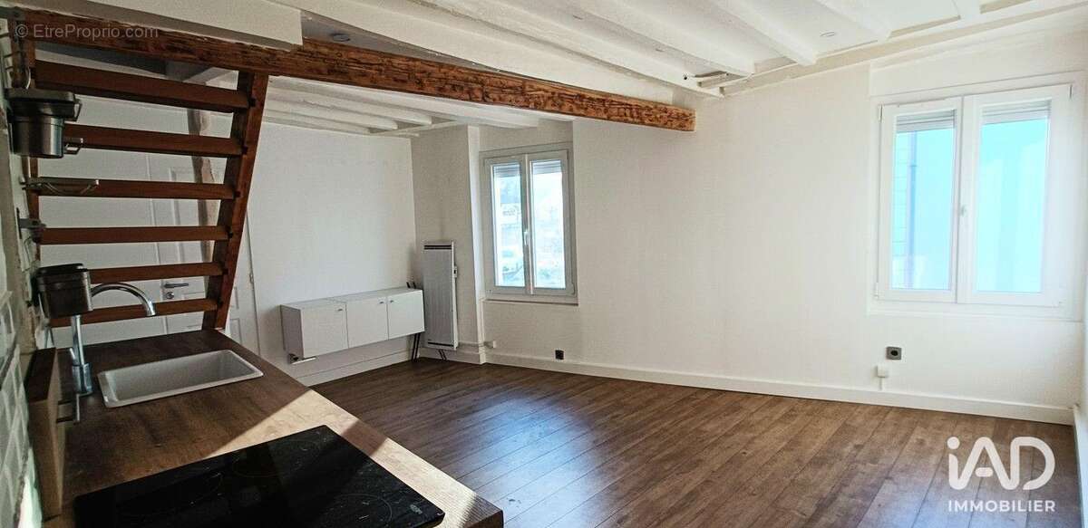Appartement 45 m² à La Ville-Du-Bois  - photo 4