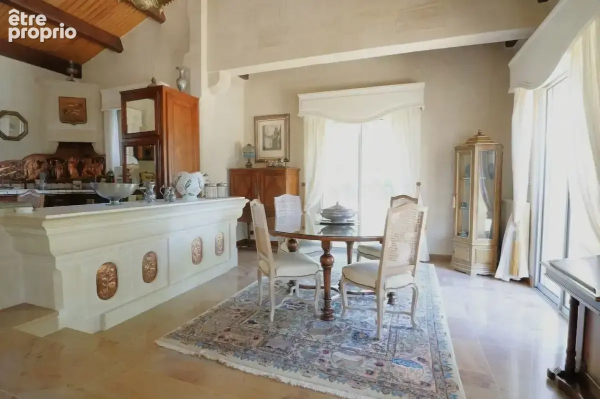 Centre Bourg, Maison offrant 4 CH, 2 SDE, 3 WC, sur 3000 m2 - photo 10