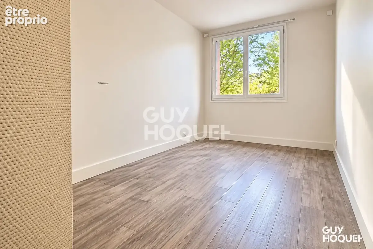 Rare sur le secteur : 6 pièces familial de 105 m² avec loggia - photo 12