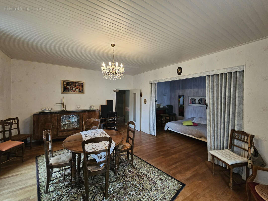Maison à VERCEL-VILLEDIEU-LE-CAMP