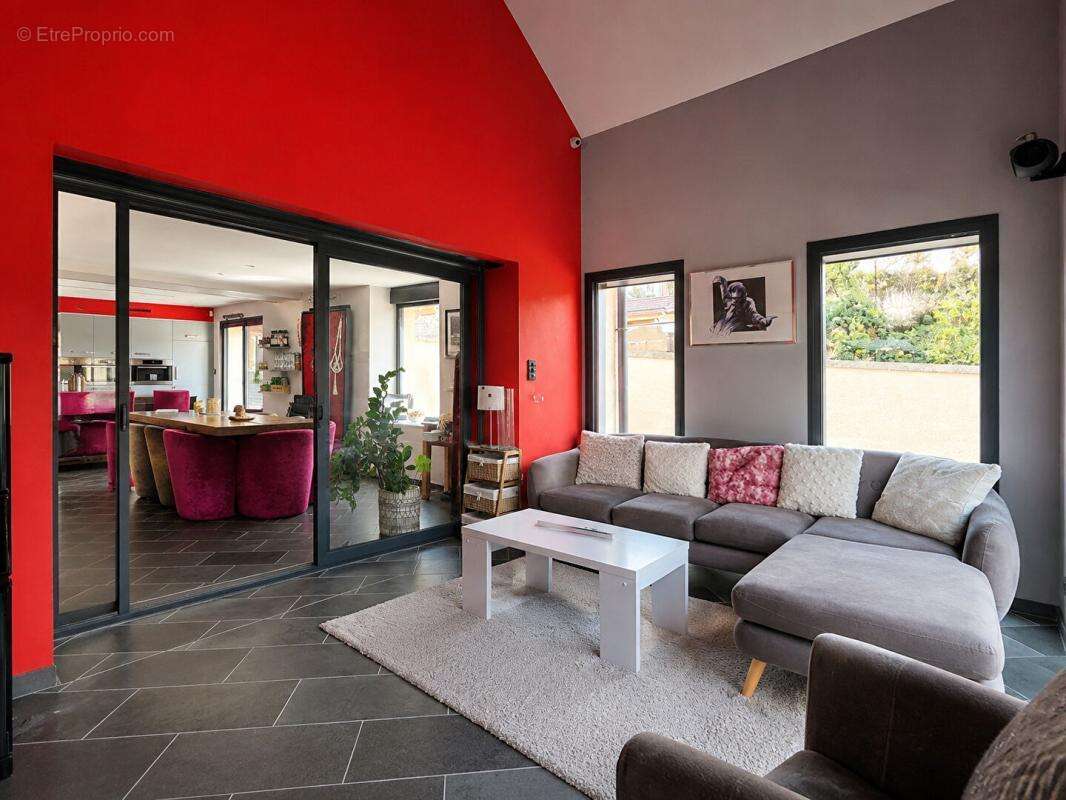 Maison Corbelin 12 pièce(s) 430 m2 - photo 4