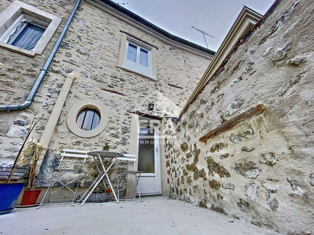 Maison à CHAUMONTEL