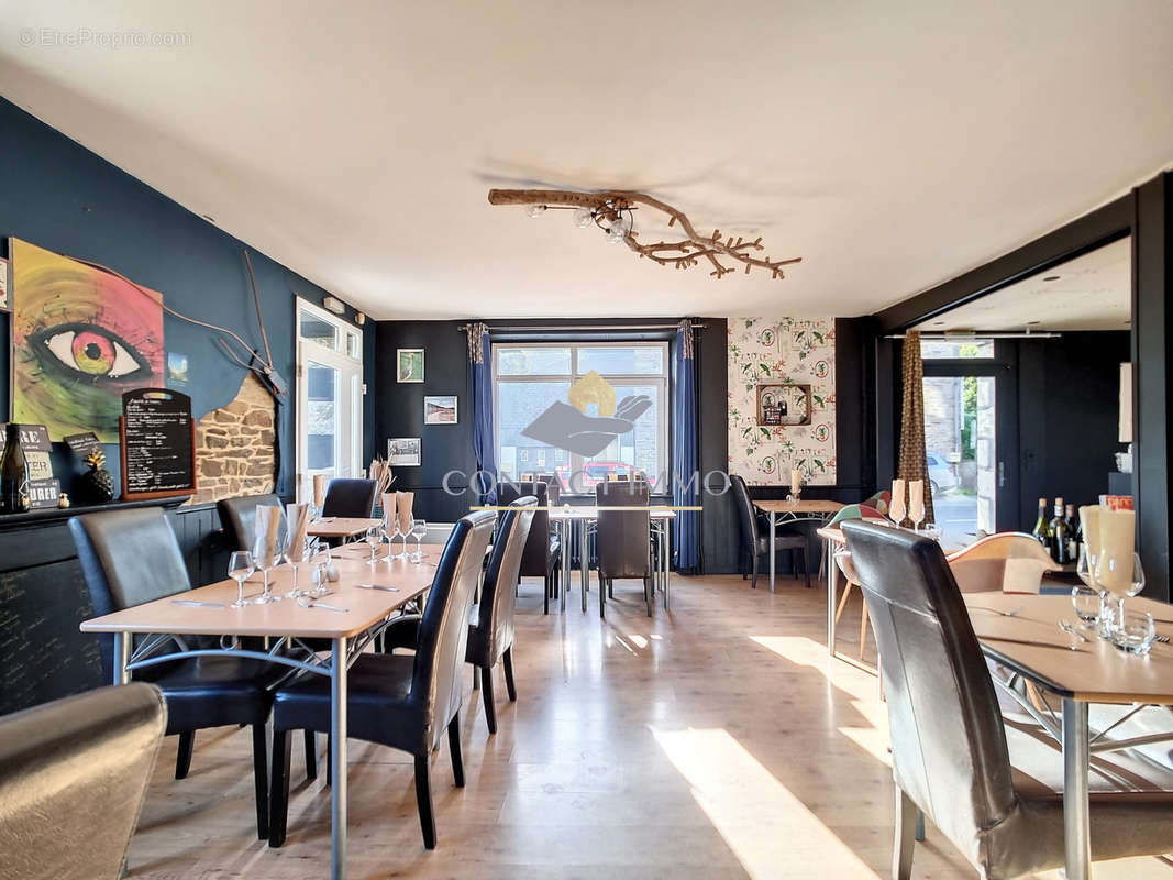 salle restaurant - Maison à PLOUGUENAST